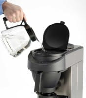 Kaffeemaschine inkl. 2 Glaskannen 1,8 Ltr. und 2 selbstregulierenden Warmhalteplatten, ohne Wasseran