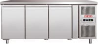 Backwarenkühltisch 580 ltr. mit 3 Türen, Umluft, Edelstahl, Arbeitsplatte ohne Aufkantung, Temperat